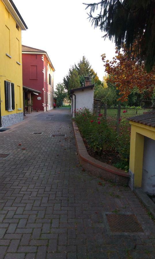 Al 54 Bed and Breakfast San Giorgio di Mantova Exteriör bild